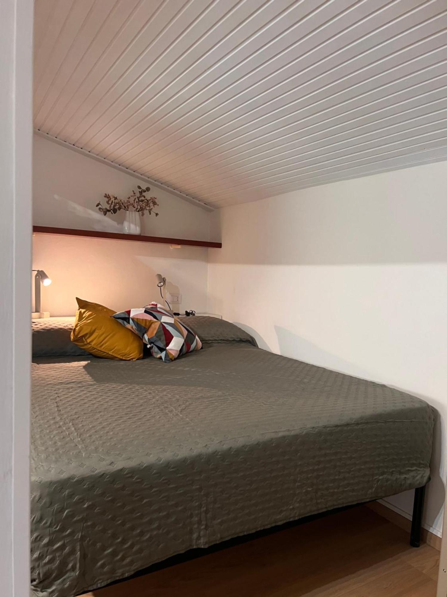It Easy - Little Attic Apartment Mandello del Lario